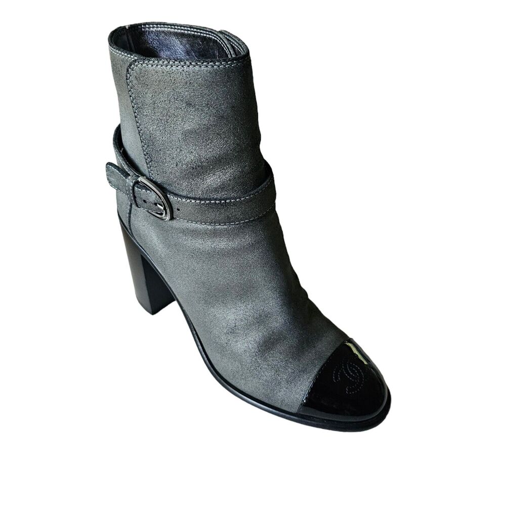 Chanel 22B CC Cap Toe Short Boot Size 39.5 8.5 9 Gray Suede Patent Black Leather - Picture 2 of 12